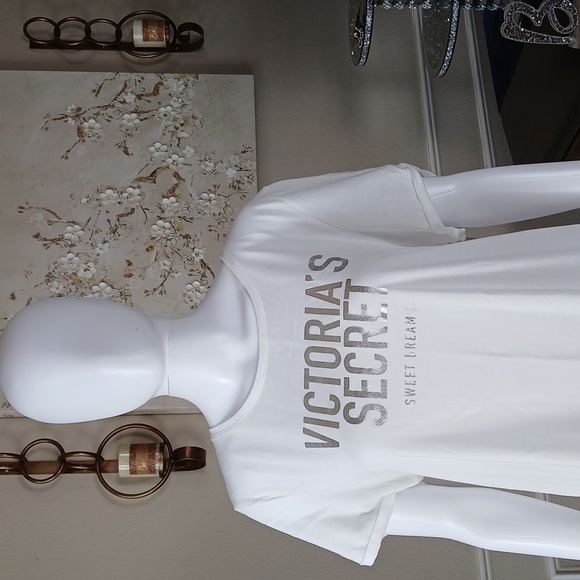 Victoria's Secret White Sleep Shirt. Size M/L - Picture 10 of 17